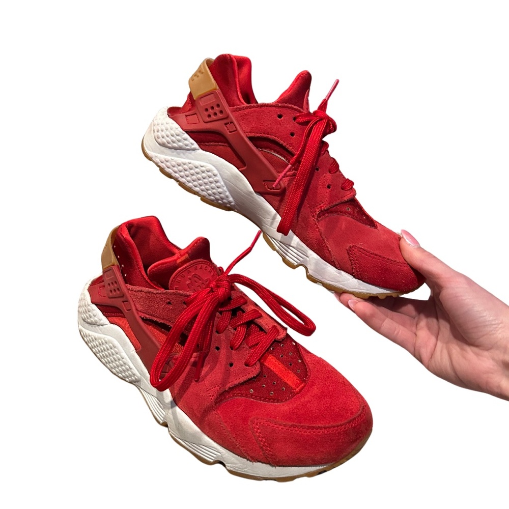 Nike Women's Air Huarache Run SD "Gym Red" Athletic Size 7.5